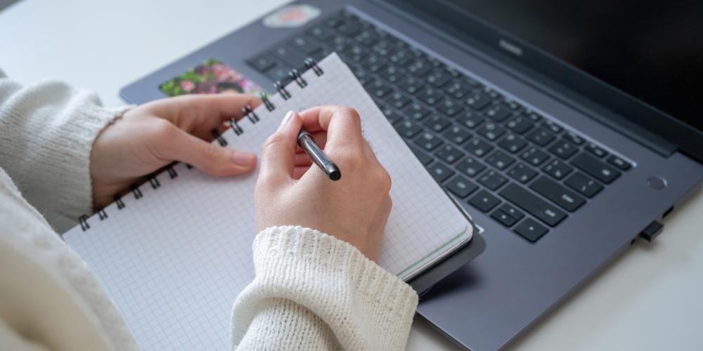 Studentassistenter til tre-termin søkes for sommeren